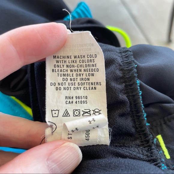 Under Armour Heat Gear Semi Fitted Running Shorts - Picture 9 of 13